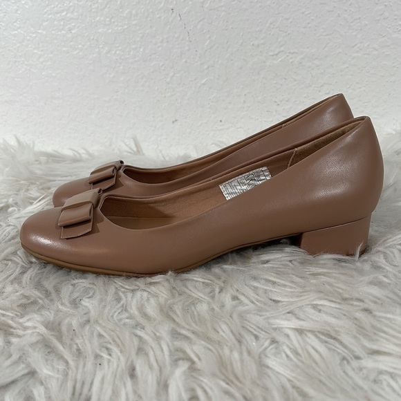 FIONI Grace Low Block Heel Pump With Bow Round Toe Size 8 New - Picture 5 of 14